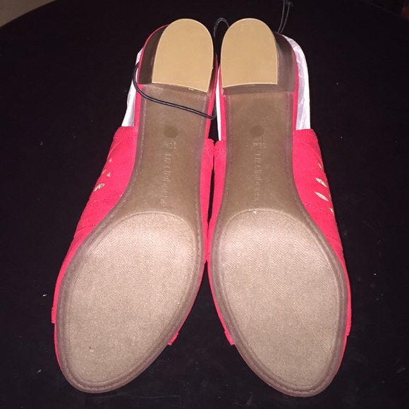 Ladies Shoes - Picture 2 of 4